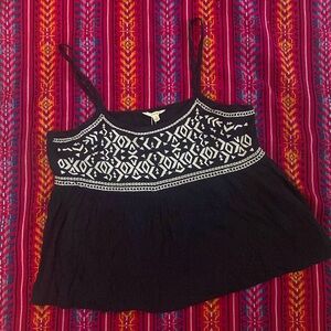 Cute embroidered tank Sim & Sam brand